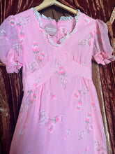 Small - Medium 1970’s baby pink floral maxi dress