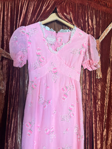 Small - Medium 1970’s baby pink floral maxi dress